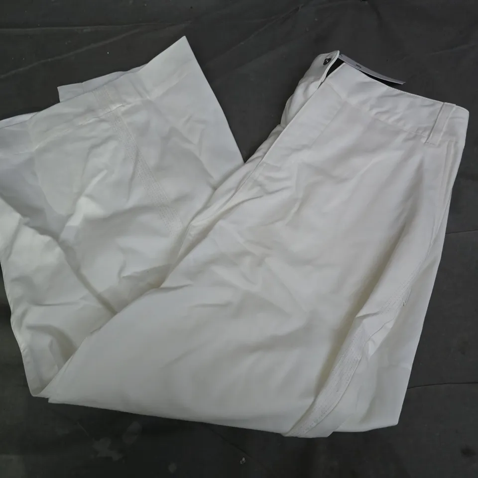 NIKE WOMENS STANDARD FIT TROUSERS IN WHITE - MEDIUM