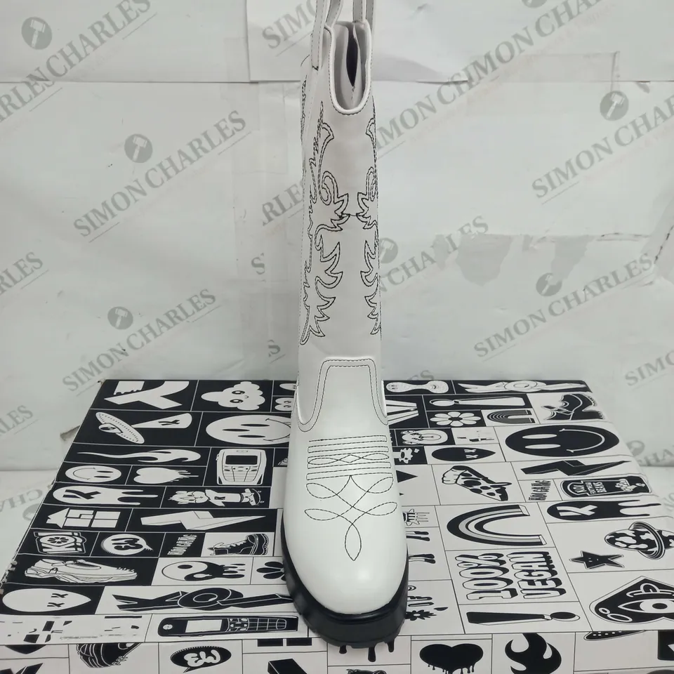 BOXED PAIR OF KOI FOOTWEAR WINTU LONG CHUNKY WESTERN BOOTS IN WHITE - SIZE 3