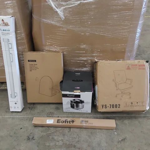 PALLET OF ASSORTED ITEMS INCLUDING: RICE COOKER, OFFICE CHAIR, RETRACTABLE SAFETY GATE, LED CEILING LIGHT, TOILET SEAT