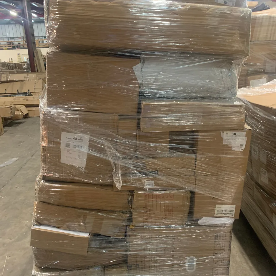 PALLET OF ASSORTED ITEMS TO INCLUDE CAR MATS, KITCHEN FAUCET AND CLOTHING ITEMS - COLLECTION ONLY