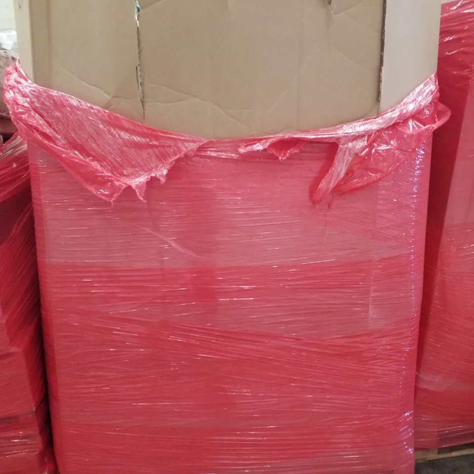 PALLET CONTAINING ASSORTED PRODUCTS INCLUDING FOLDING PET CRATE, LAWN LEVELLING RAKE WALENSEE, WEDGE PILLOW, EXTENDABLE DIY SHELF