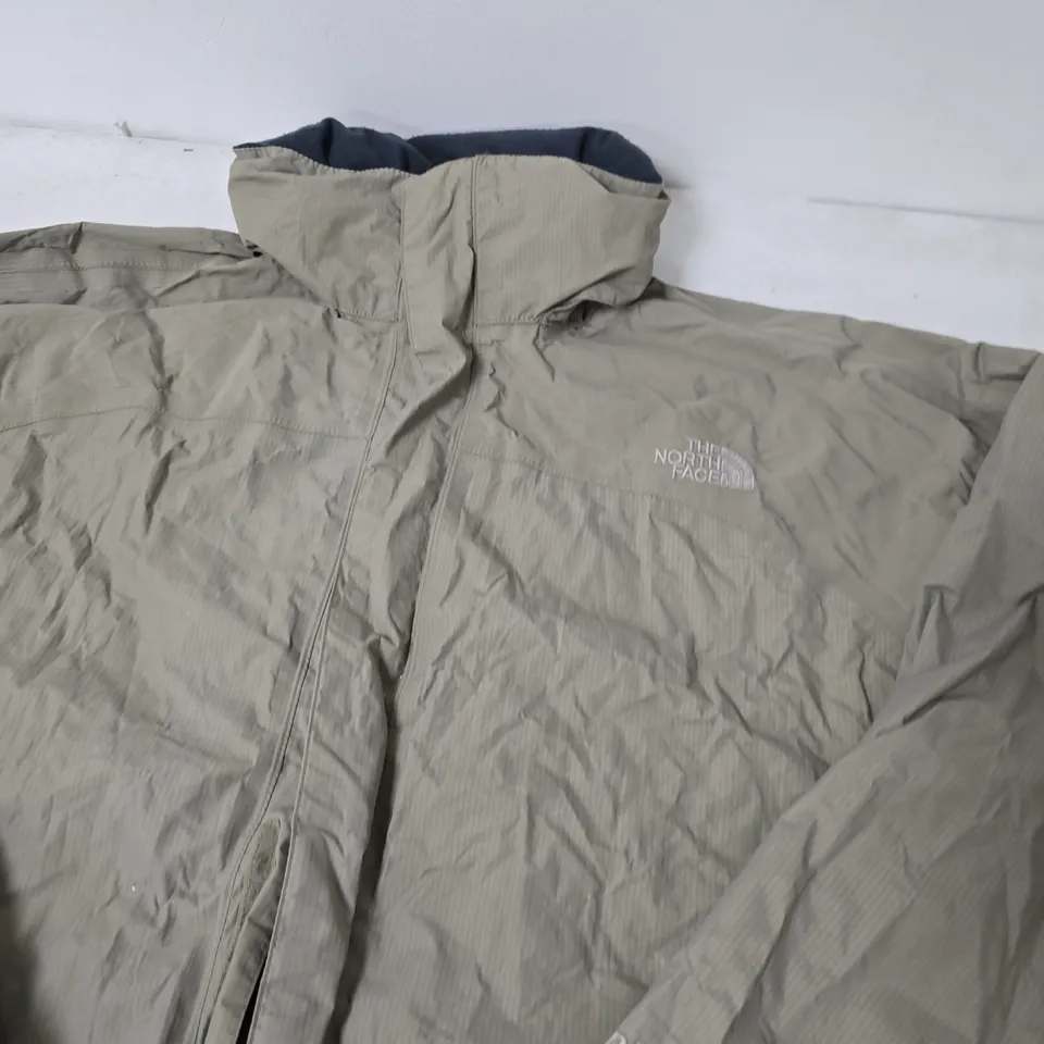 THE NORTH FACE GREY LIGHTWEIGHT SHELL JACKET – LARGE 