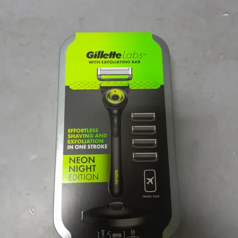 GILLETTE LABS RAZOR WITH EXFOLIATING BAR NEON NIGHT EDITION