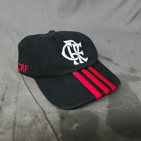 ADIDAS FLAMENGO CAP IN BLACK/RED