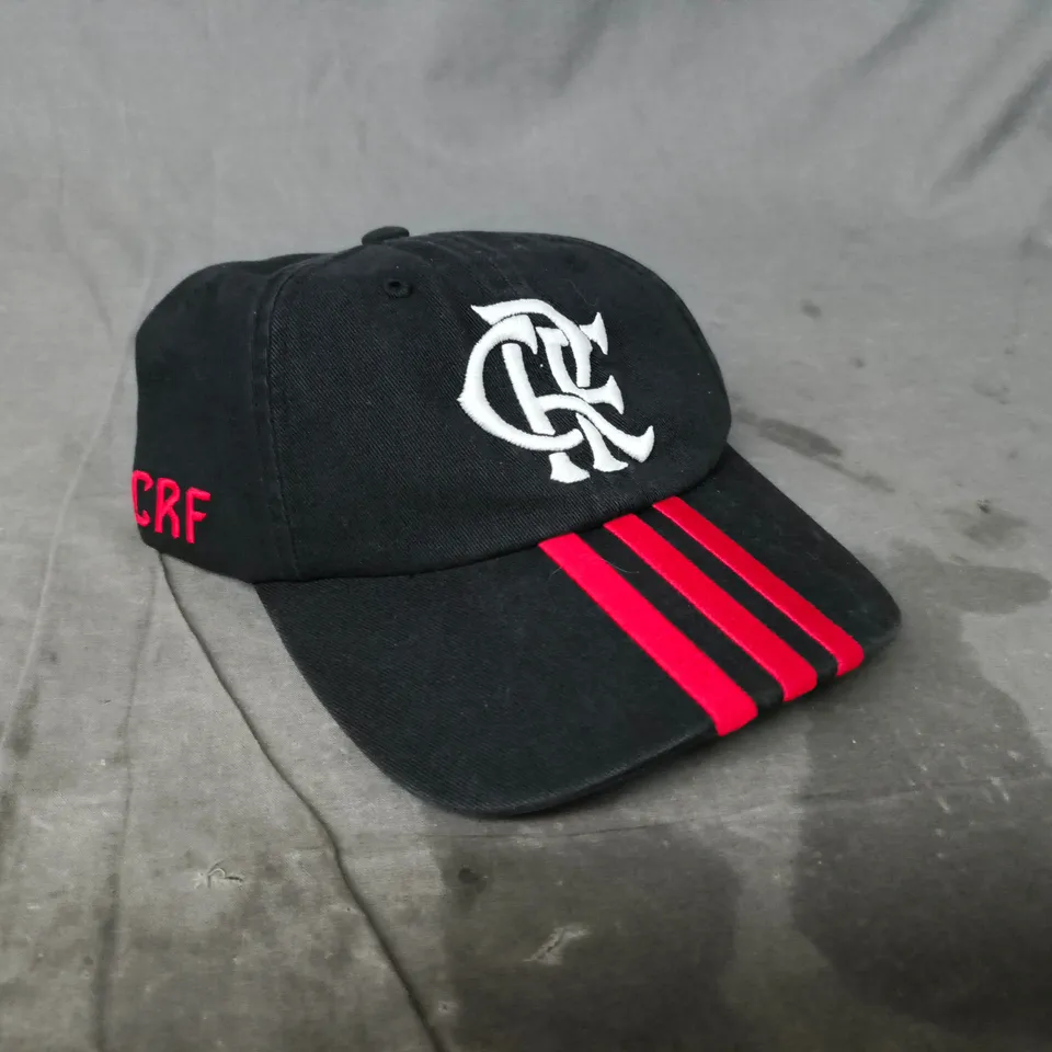 ADIDAS FLAMENGO CAP IN BLACK/RED