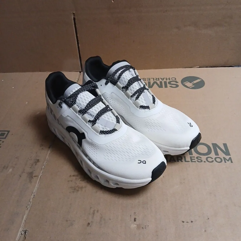 ON RUNNING WHITE TRAINERS WITH BLACK SPECKLED LACES – BOXED UK SIZE 9