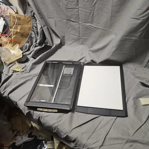 CANON CANOSCAN LIDE100 FLATBED SCANNER BROKEN HINGE 