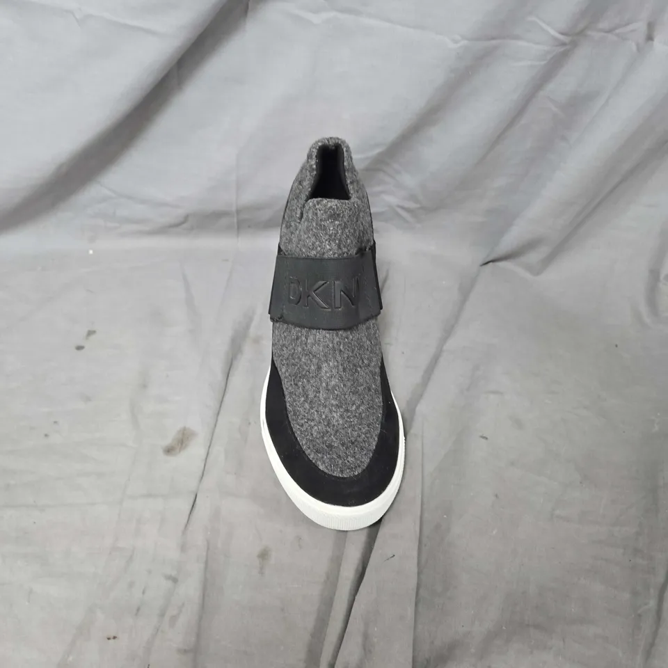 DKNY GREY KNIT SLIP-ON SNEAKERS WITH BLACK STRAP – UK 6