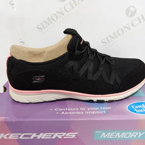 SKETCHERS GRATIS TRAINERS BLACK SIZE 3.5
