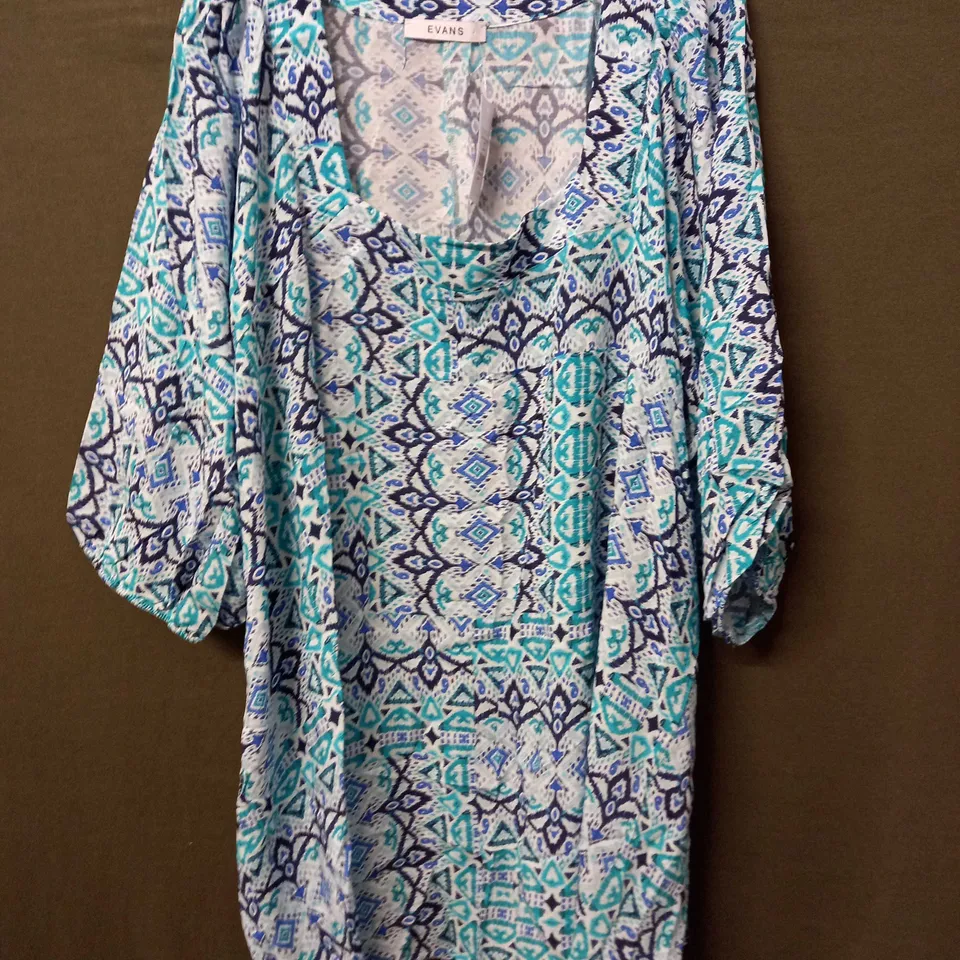 EVANS SQUARE TOP AZTEC TOP IN BLUE - SIZE 22