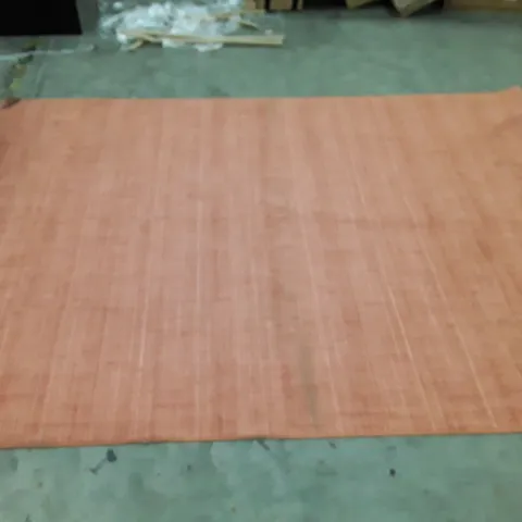 QUALITY DESIGNER AREA RUG // APPROX SIZE: 240 x 340cm
