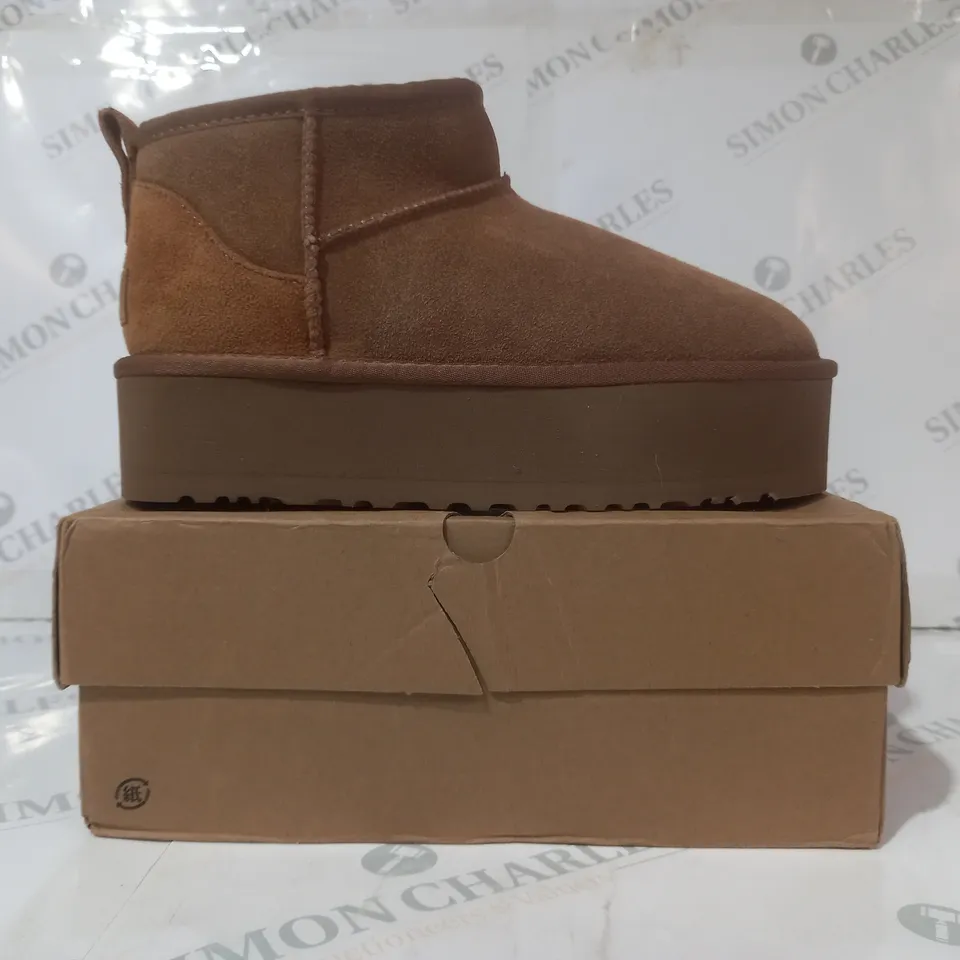 BOXED PAIR OF UGG CLASSIC ULTRA MINI PLATFORM SHOES IN TAN UK SIZE 6