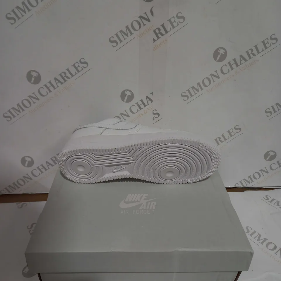 BOXED PAIR OF NIKE WHITE AIR FORCE ONES SIZE 4.5