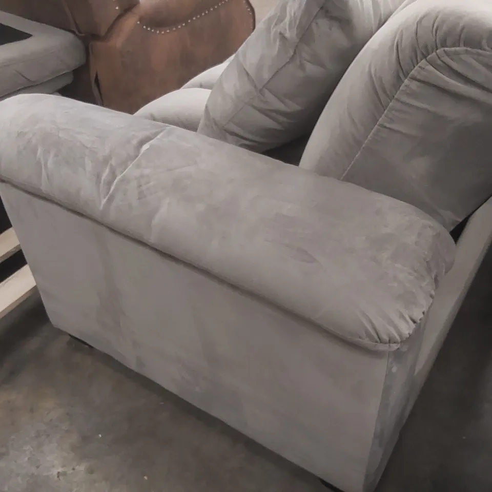 QUALITY DESIGNER VELVET UPHOLSTERED CLIC-CLAC SOFA BED WITH STORAGE