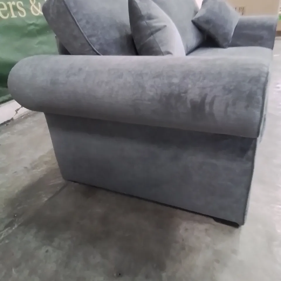 DESIGNER FABRIC UPHOLSTERED 2 SEATER SOFA IN GREY