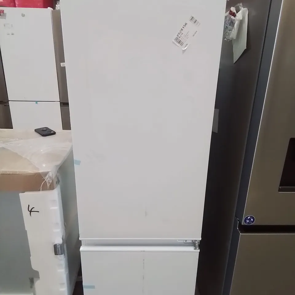 SIA RFI104/1 FREESTANDING FRIDGE FREEZER IN WHITE - UNPROCESSED RAW RETURN