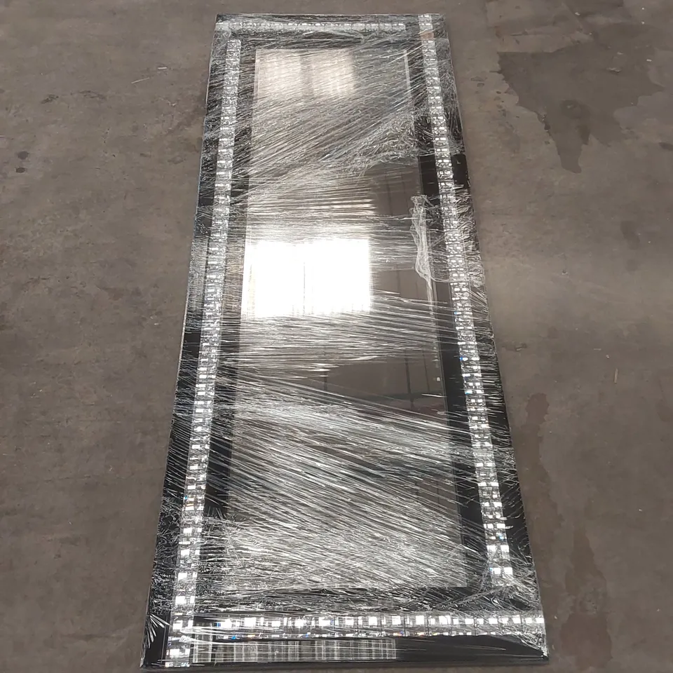 BOXED DESIGNER PATTERNED BORDER MIRROR