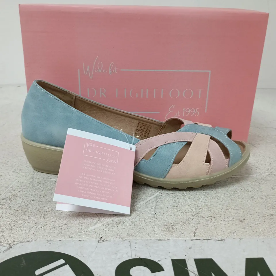 BOXED PAIR OF DR LIGHTHOUSESUSAN SHOES IN PINK/BLUE - UK 8