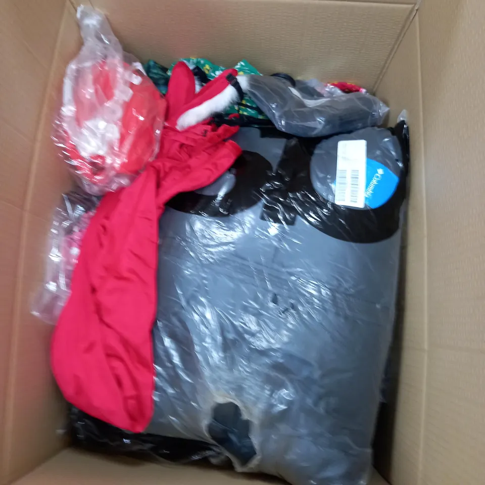 BOX OF APPROXIMATELY 20 CLOTHING ITEMS TO INCLUDE JOGGERS, TROUSERS, VESTS ETC 