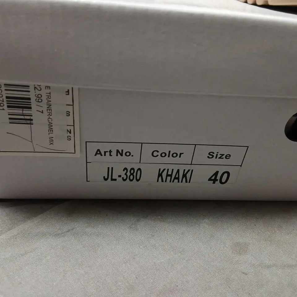 KHAKI SNEAKERS JL-380 – EU40 (UK7)