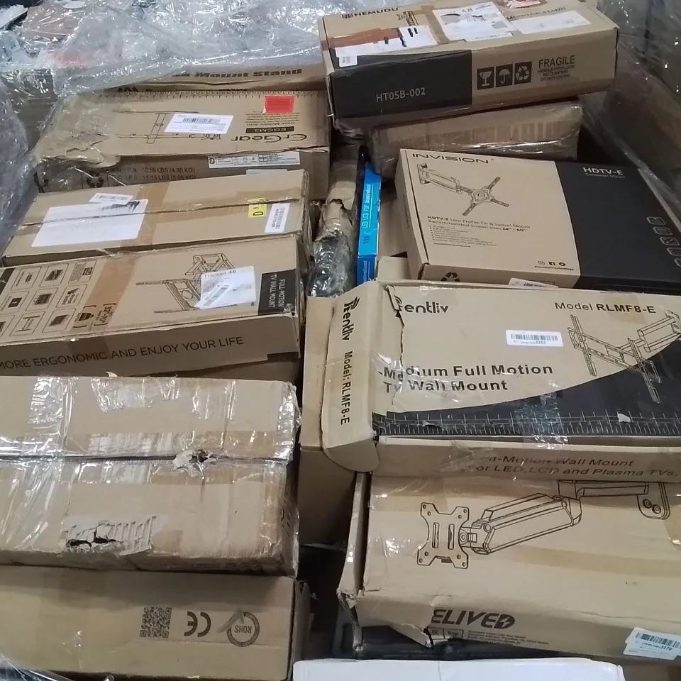 PALLET CONTAINING VERY LARGE AMOUNT OF TV AND PC MONITOR MOUNTS
