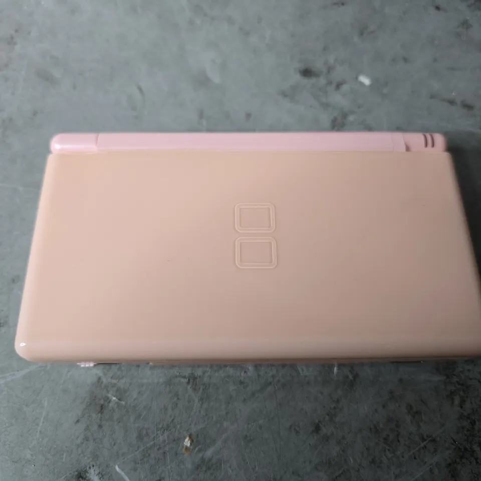 BOXED NINTENDO DS LITE IN PINK 