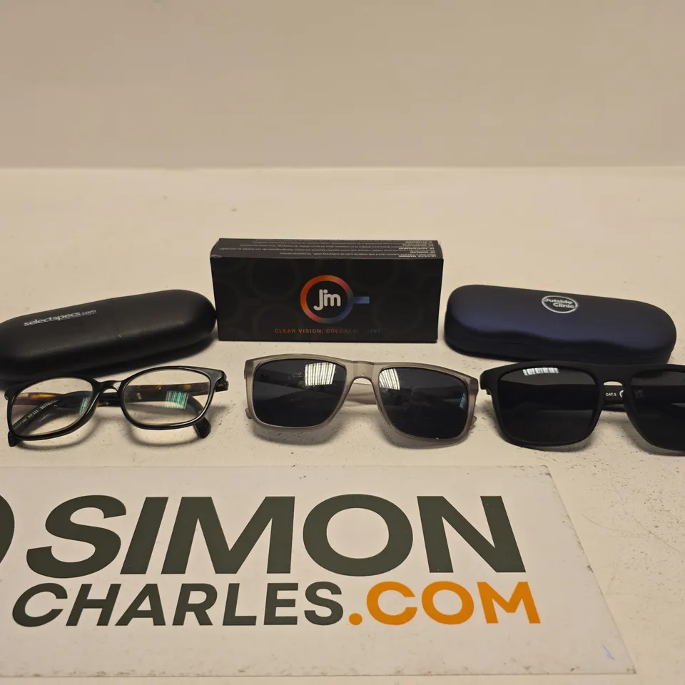 TOTE OF APPROXIMATELY 15 ASSORTED GLASSES/SUNGLASSES OF VARIOUS STYLES