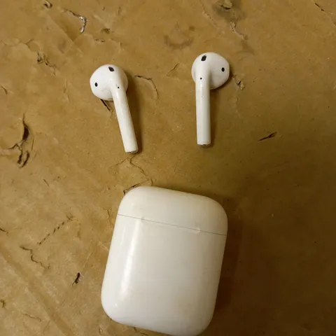 APPLE AIRPODS