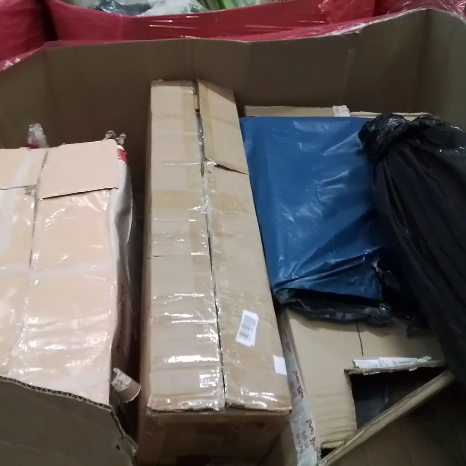 PALLET OF ASSORTED HOUSEHOLD GOODS AND PRODUCTS TO INCLUDE;BABY PLAYPEN,HEATING PANEL,PORTABLE ELEVATED DOG BED WITH CARRY BAG