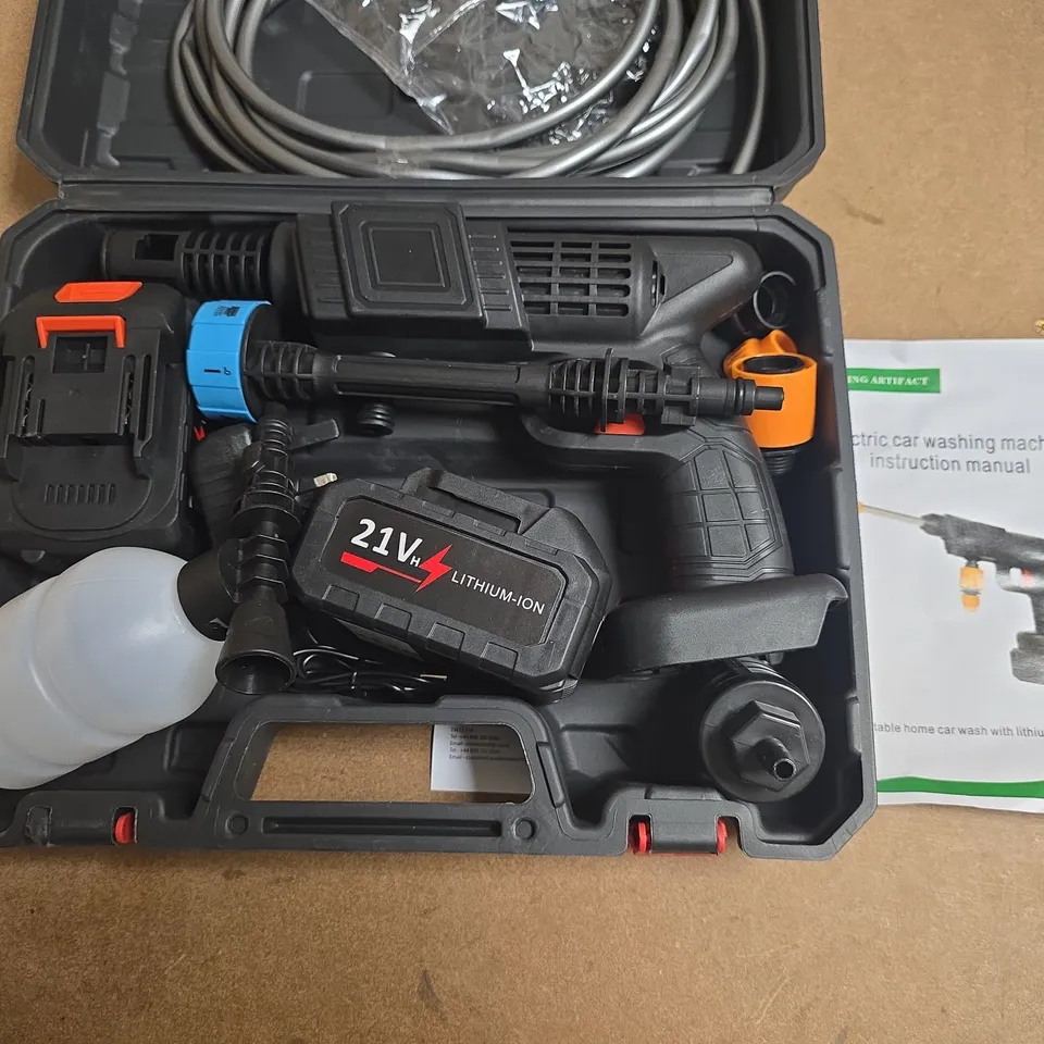 ELECTRIC CAR WAHING SPRAYER IN CARRY CASE WITH 2 BATTERIES