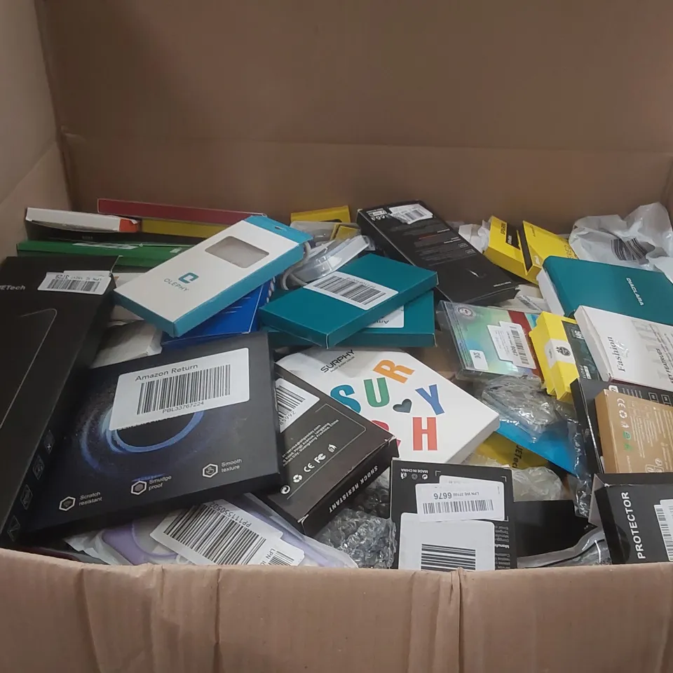 PALLET CONTAINING A VERY LARGE QUANTITY OF ASSORTED PHONE CASES/SCREEN PROTECTORS ECT