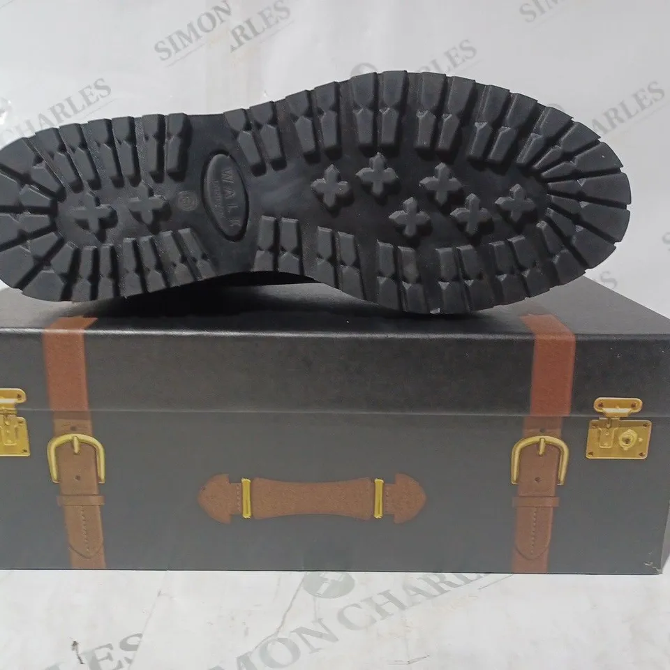 BOXED PAIR OF WALK LONDON ANKLE BOOTS IN DARK BROWN UK SIZE 8