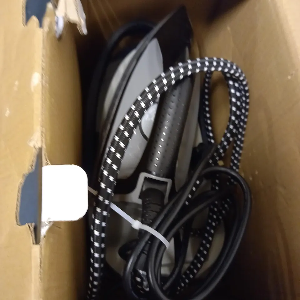 TOWER CERAGLIDE 2700W STEAM GENERATOR IRON