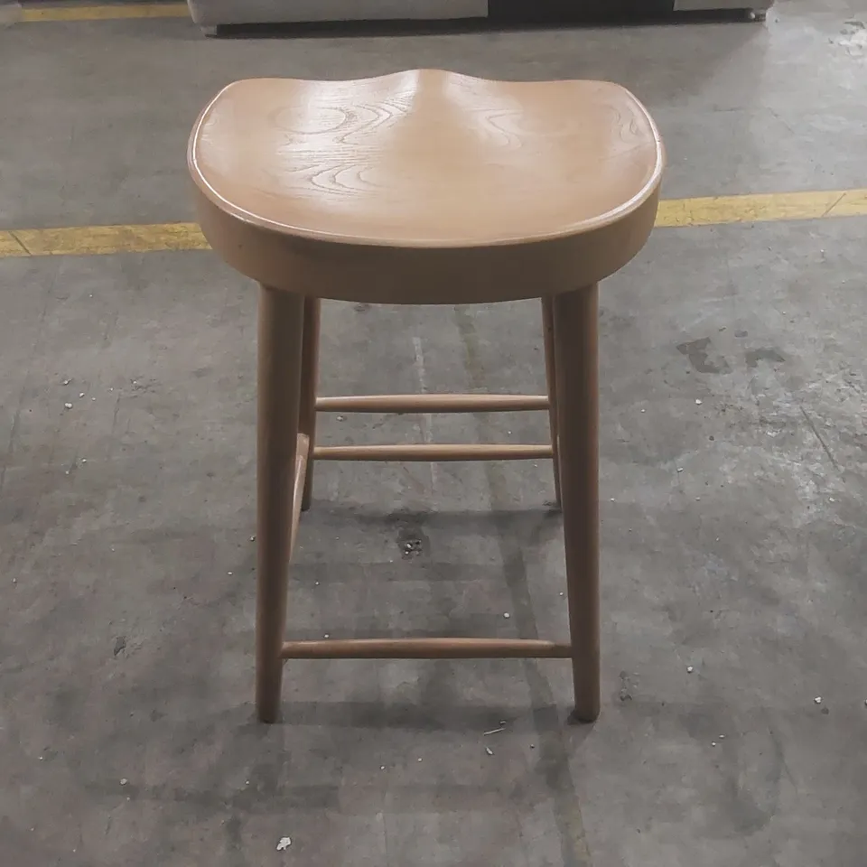 DESIGNER SOLID WOOD SHAKER BAR STOOL