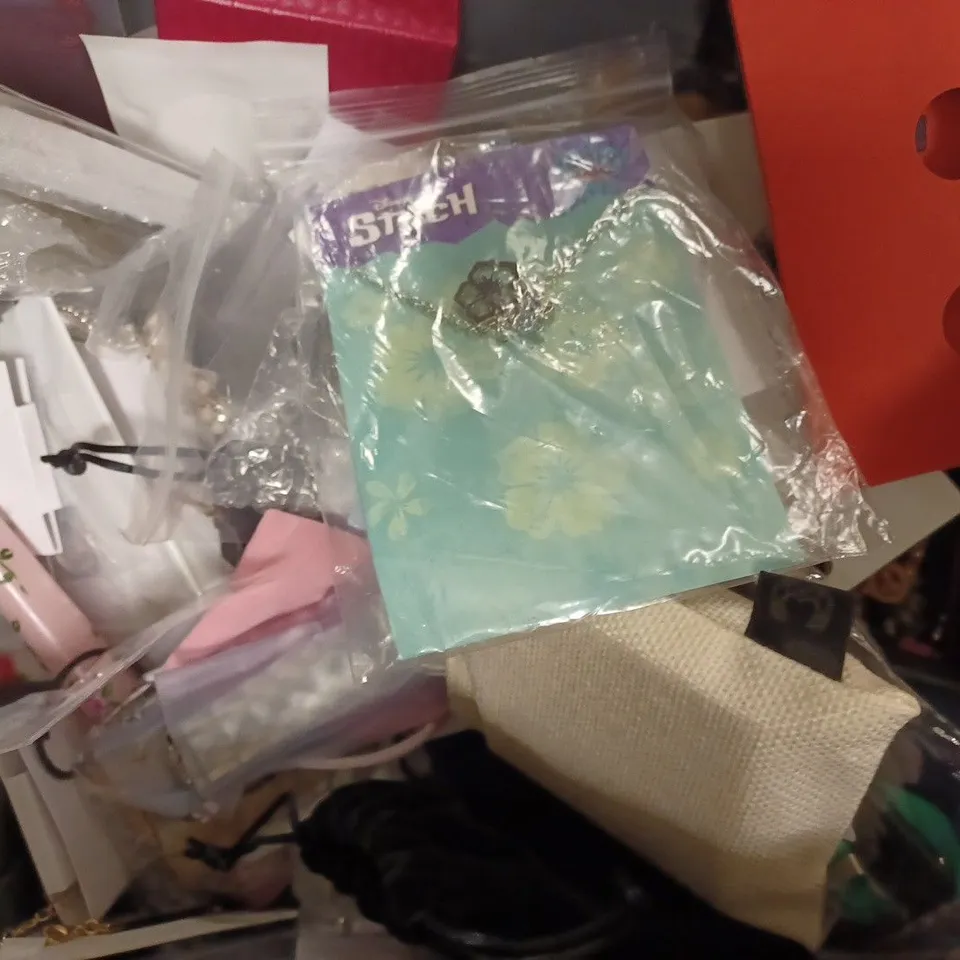 BOX OF APPROX 20 ASSORTED ITEMS TO INCLUDE - WATCH FLEX STRAPS - SIMPLE AND ELEGANT - RACHEL ZOE ECT