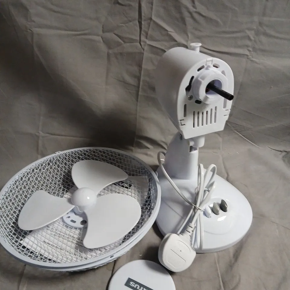 STATUS 9" DESK FAN IN WHITE 