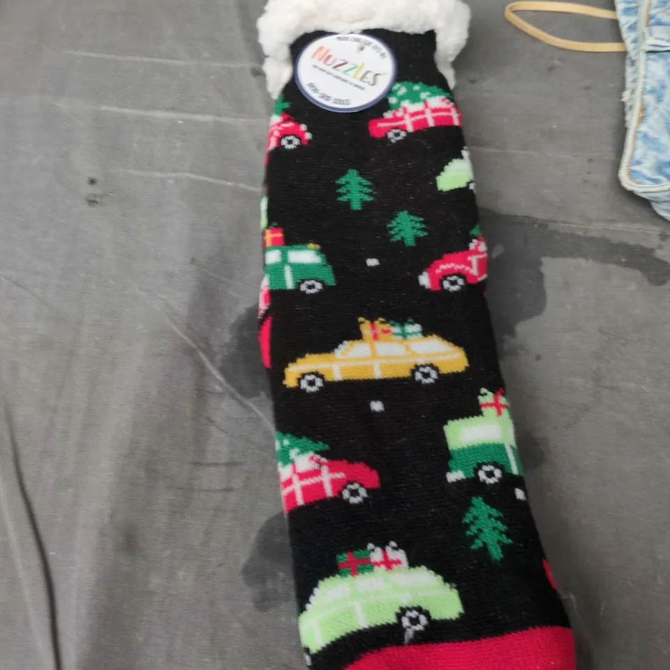 BOX OF APPROXIMATELY 25 ASSORTED CLOTHING ITEMS TO INCLUDE: ELVIS SOCKS AND NUZZLES SOCKS