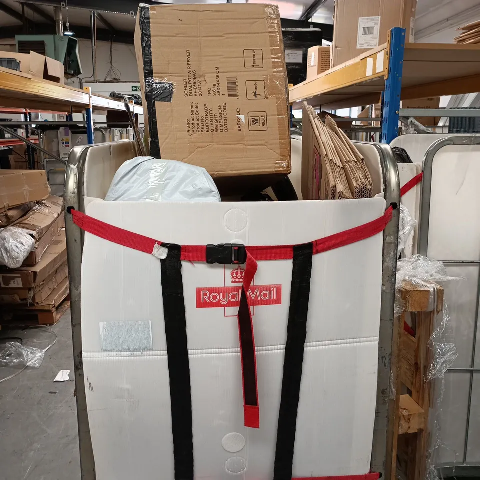 CAGE OF APPROXIMATELY 15 ASSORTED ITEMS TO INCLUDE CHILDREN'S PLAY ETC