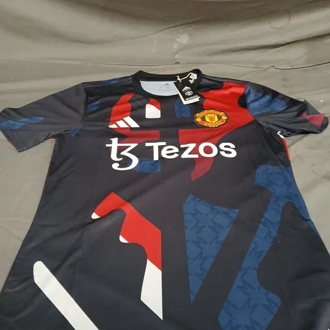 MANCHESTER UNITED TRAINING TOP SIZE M