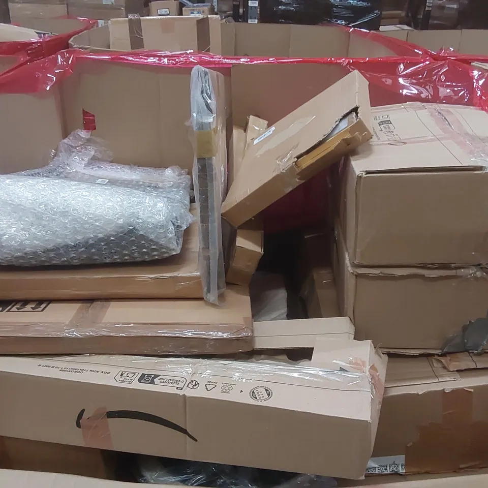 PALLET CONTAINING ASSORTED ITEMS TO INCLUDE: GOVEE CEILING LIGHT PRO, CEILING FAN WITH LIGHT, SUITCASE, FOLDABLE DESK EXTENDER ECT