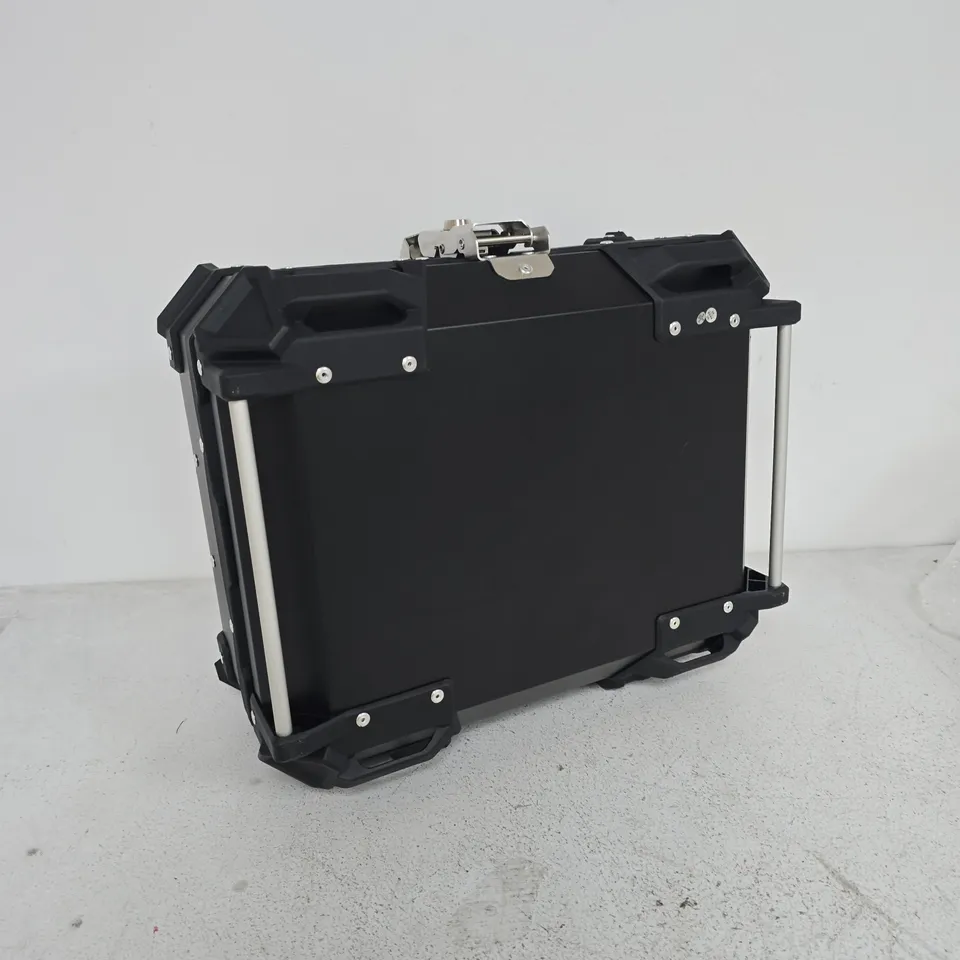 CAMERA GEAR FLIGHT CASE WITH TOP MOUNTING PLATE – BLACK