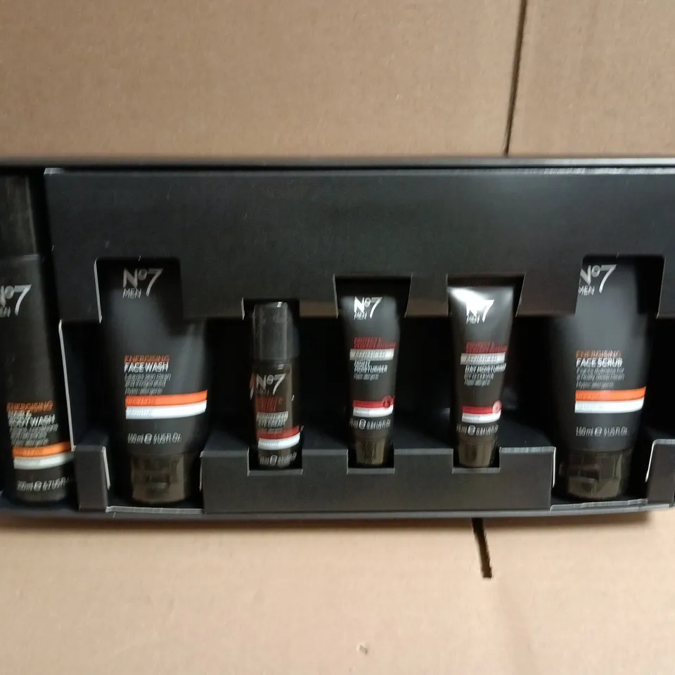 N07 MEN ULTIMATE GROOMING COLLECTION