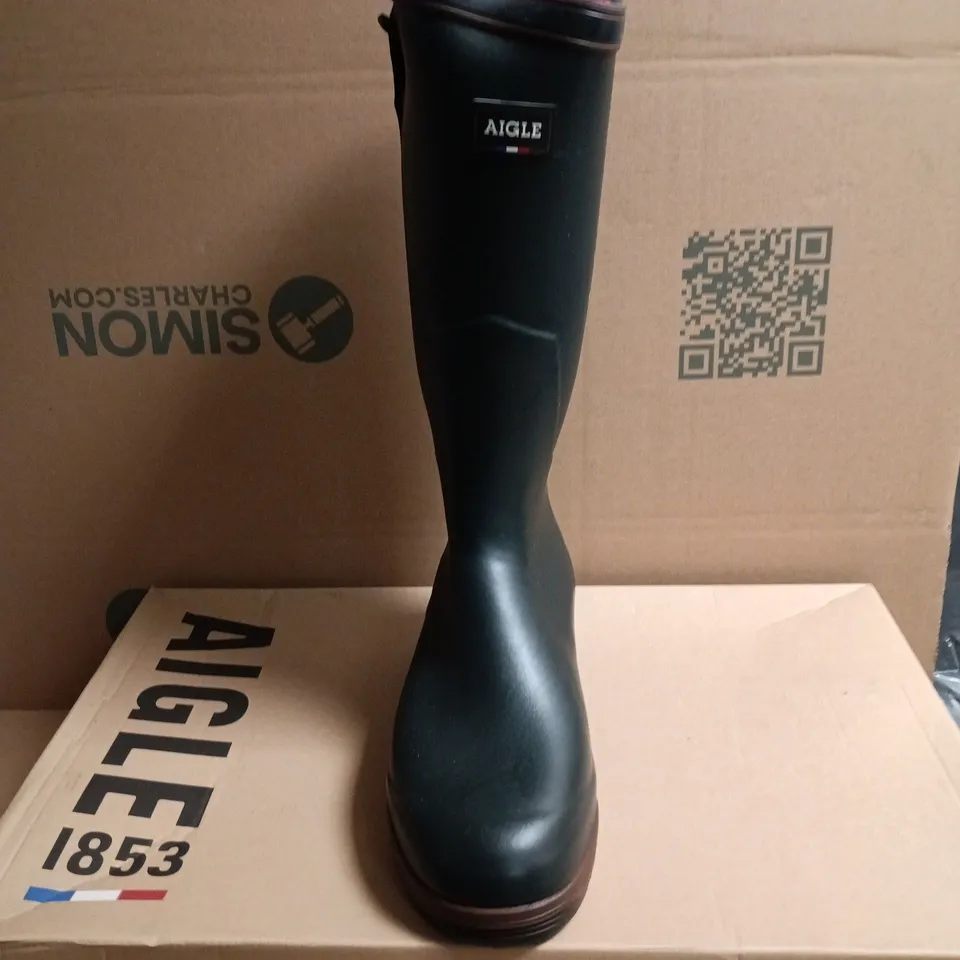BOXED PAIR OF AIGLE PARCOURS 2 RUBBER WELLINGTON BOOTS - 11