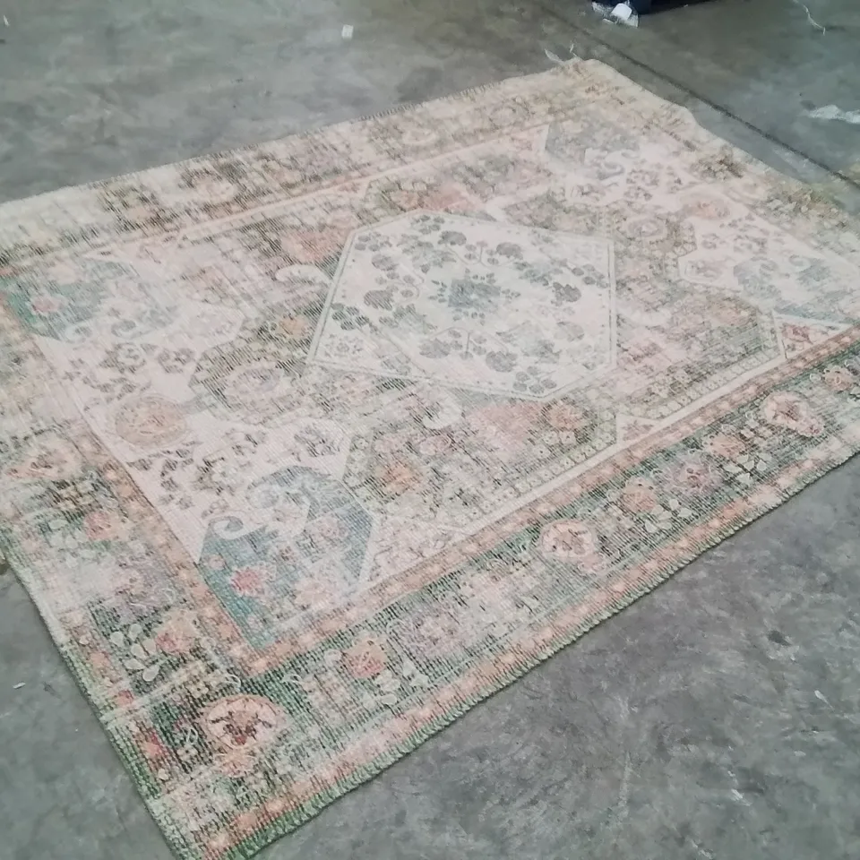 QUALITY DESIGNER AREA RUG - APPROXIMATELY 300X200CM