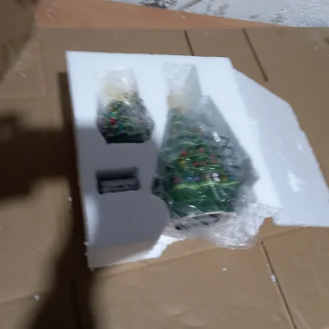 SET OF 2 DECORATIVE TREES
