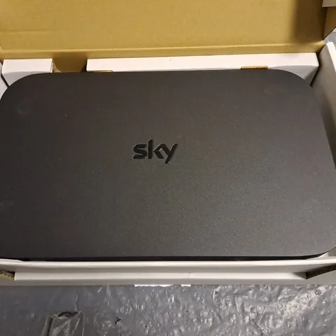 BOXED SKY Q 2TB - ES240UK