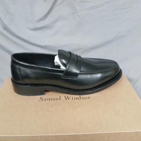 BOXED SAMUEL WINDSOR BLACK LEATHER PENNY LOAFERS – UK 9 (US 9.5)