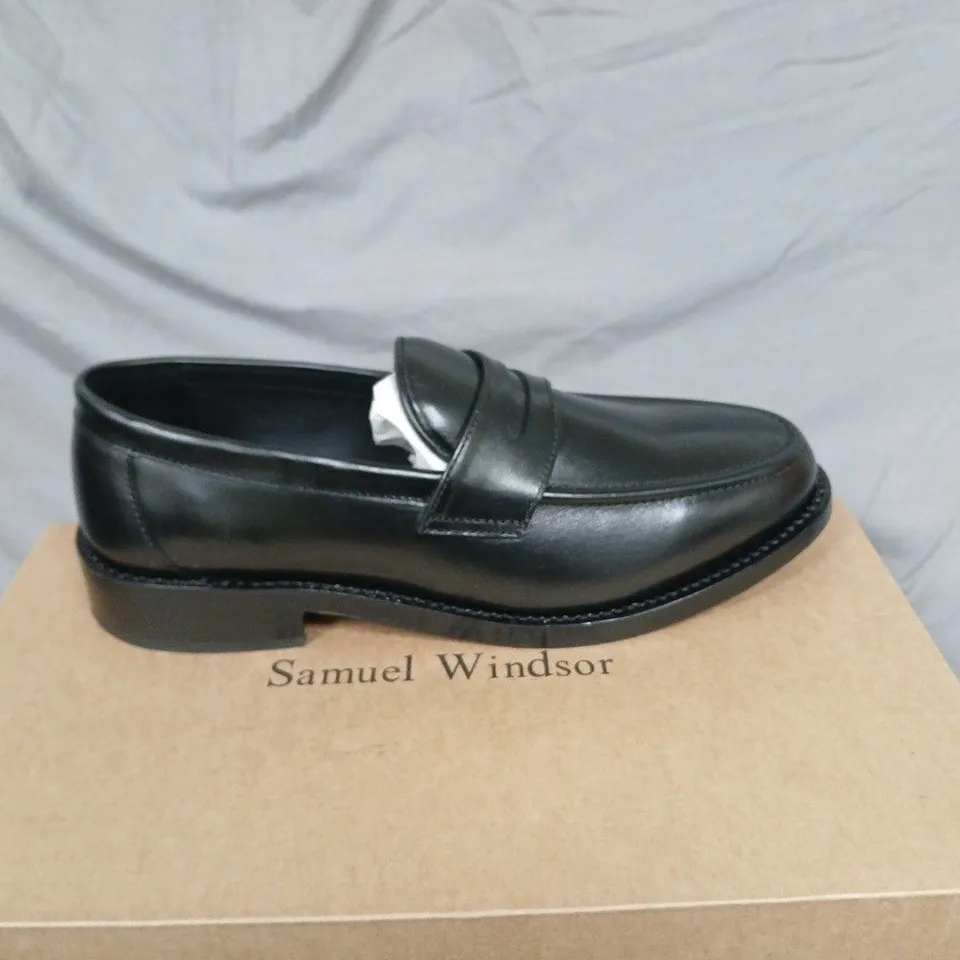 BOXED SAMUEL WINDSOR BLACK LEATHER PENNY LOAFERS – UK 9 (US 9.5)