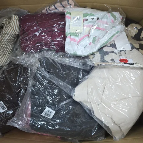 APPROXIMATELY 30 ASSORTED CLOTHING ITEMS IN VARIOUS SIZES, STYLES & COLOURS TO INCLUDE BRANDS SUCH AS CHARLOTTE WEST, &MAISI, PURE & NATURAL, ETC - COLLECTION ONLY