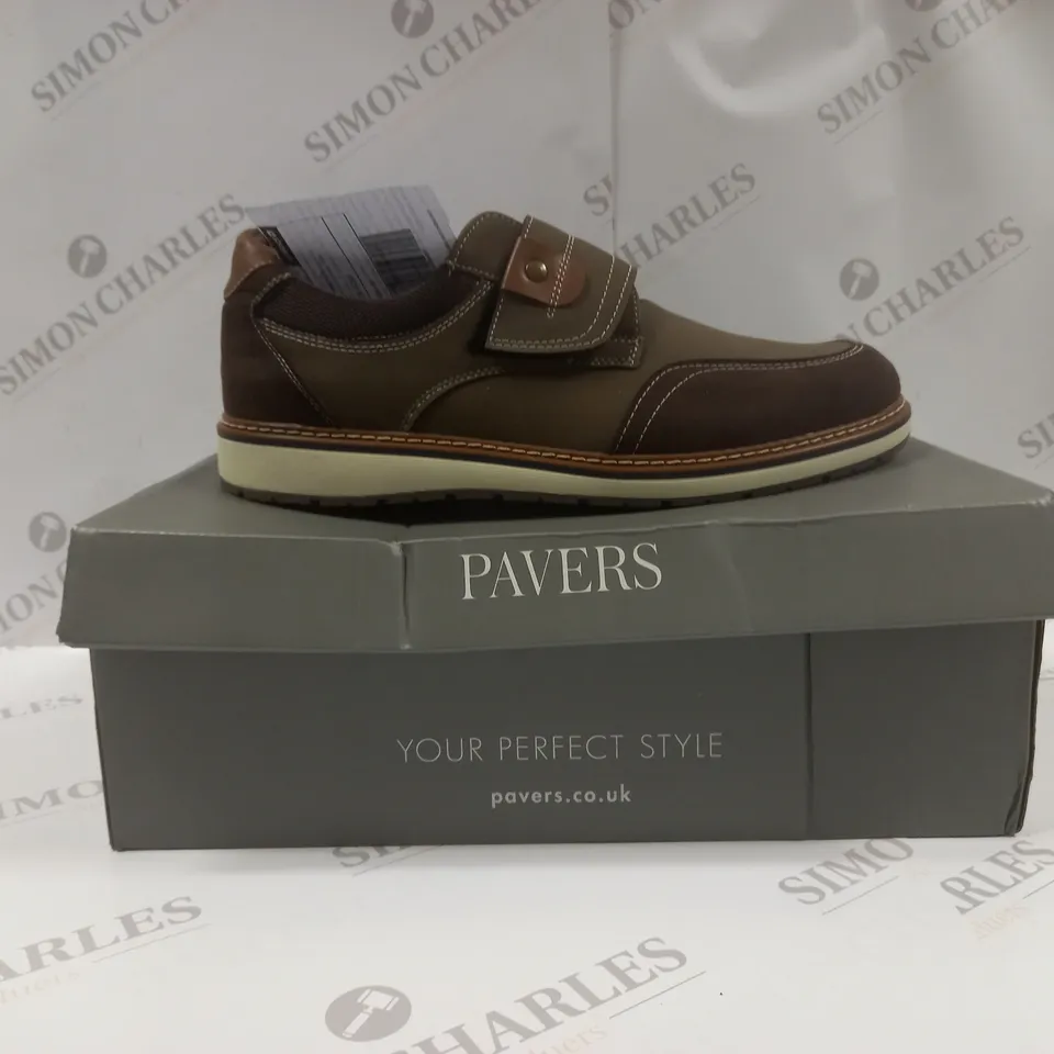 BOXED PAIR OF PAVERS WIDE FIT ADJUSTABLE SHOES CIFTC36015 UK SIZE 10